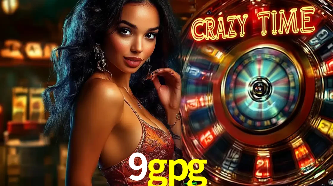 Mulher elegante ao lado da vibrante roda da fortuna do jogo de cassino ao vivo Crazy Time, um dos game shows mais populares e cheios de prêmios do 9gpg.